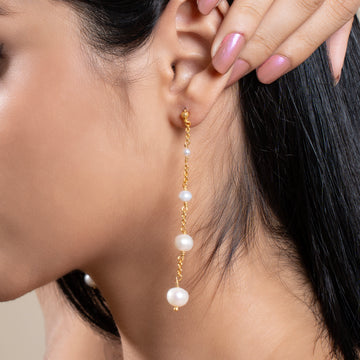 Graduated Round Pearl Earrings