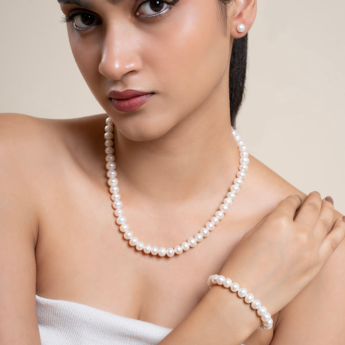 Classic 9-10 mm Round Pearl Necklace and Bracelet