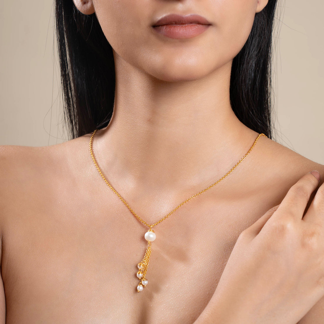 Dangling Cluster Pearl Necklace