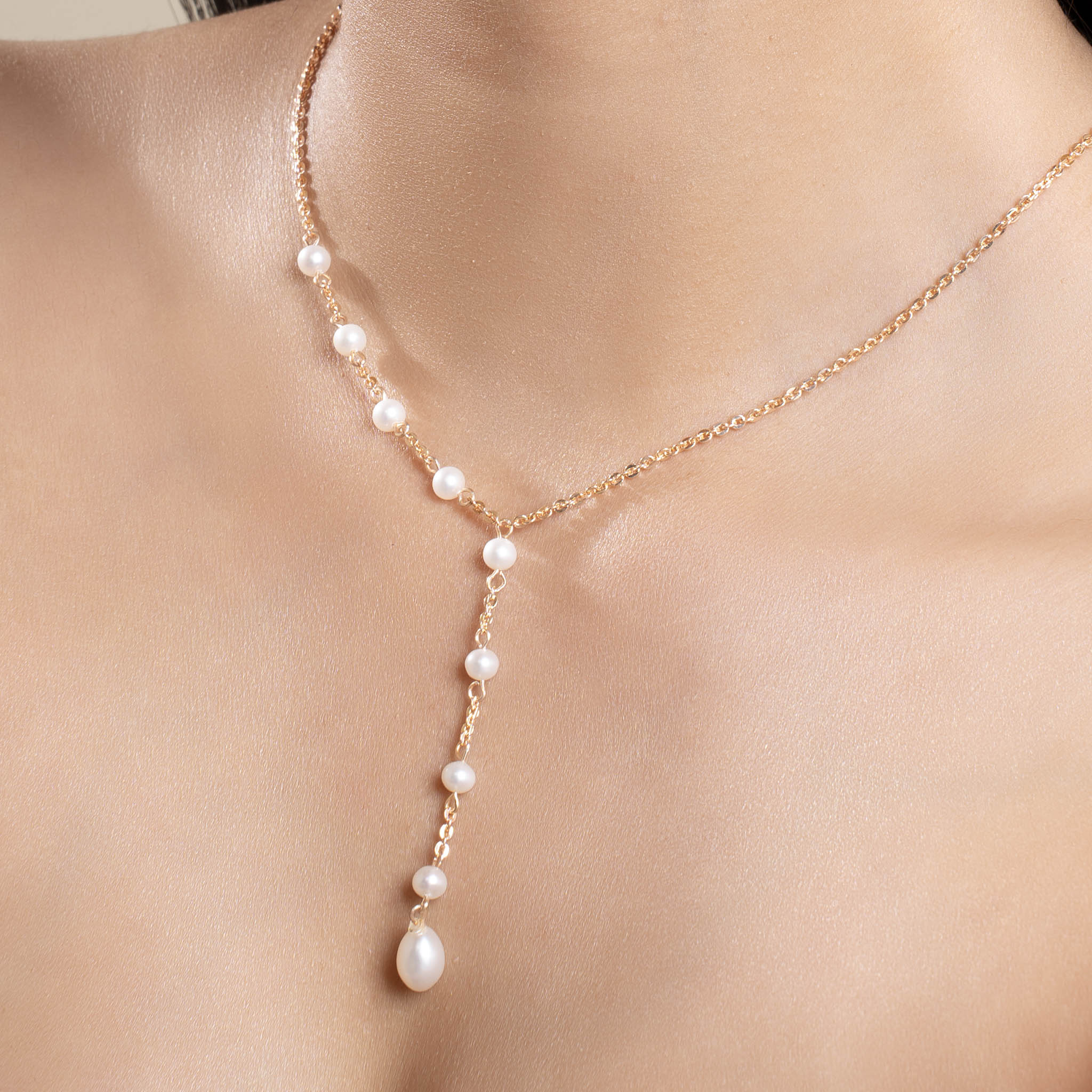 Delicate Dropped Chain Pearl Necklace
