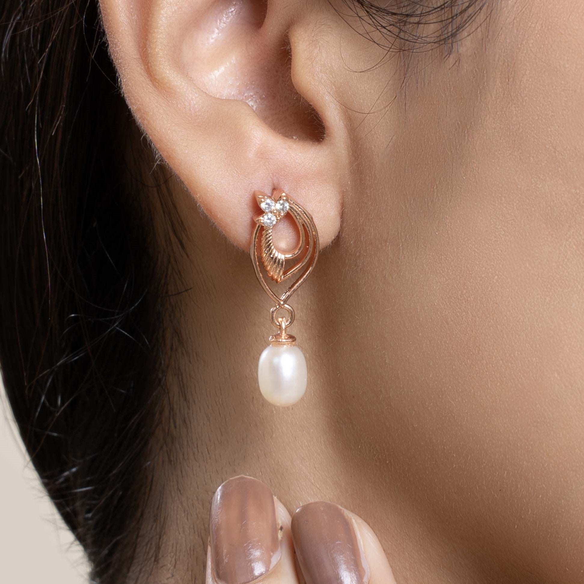 Delicate Leaf Pearl Earring