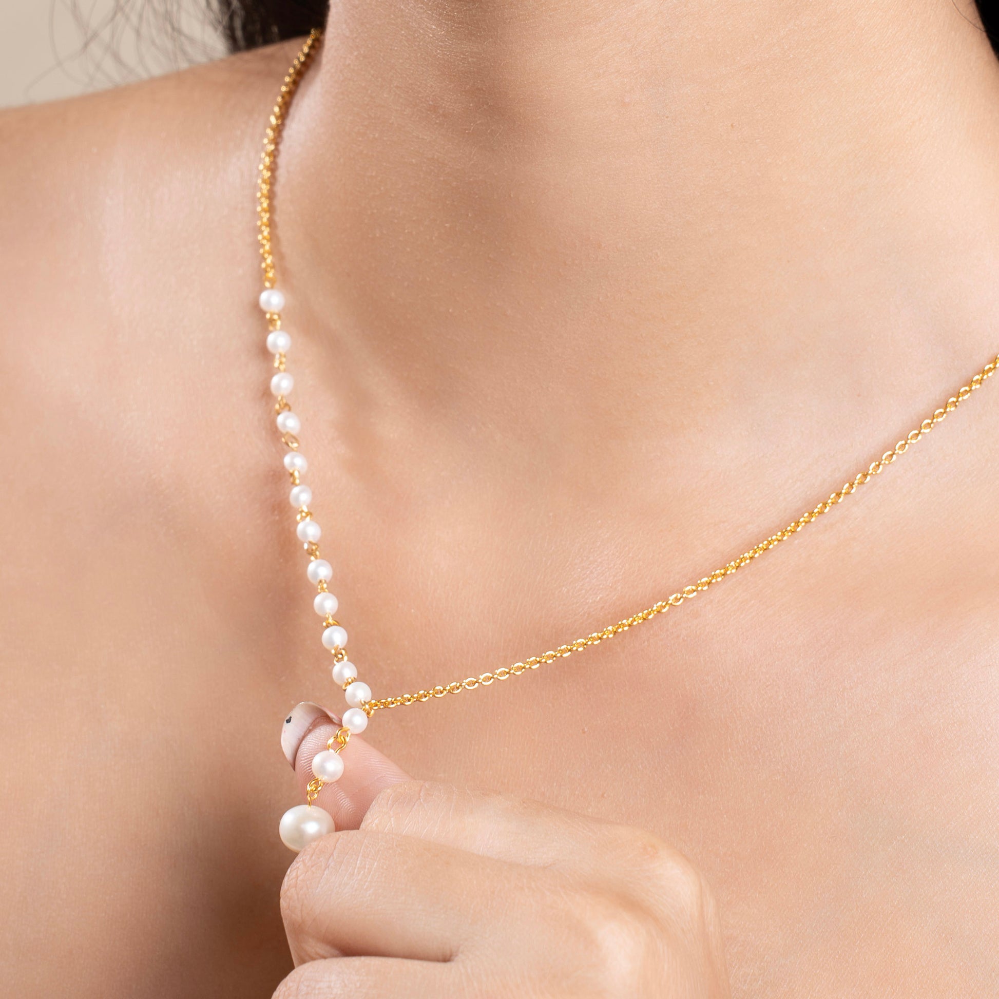 Delicate Sequential Pearl Necklace - Main Image