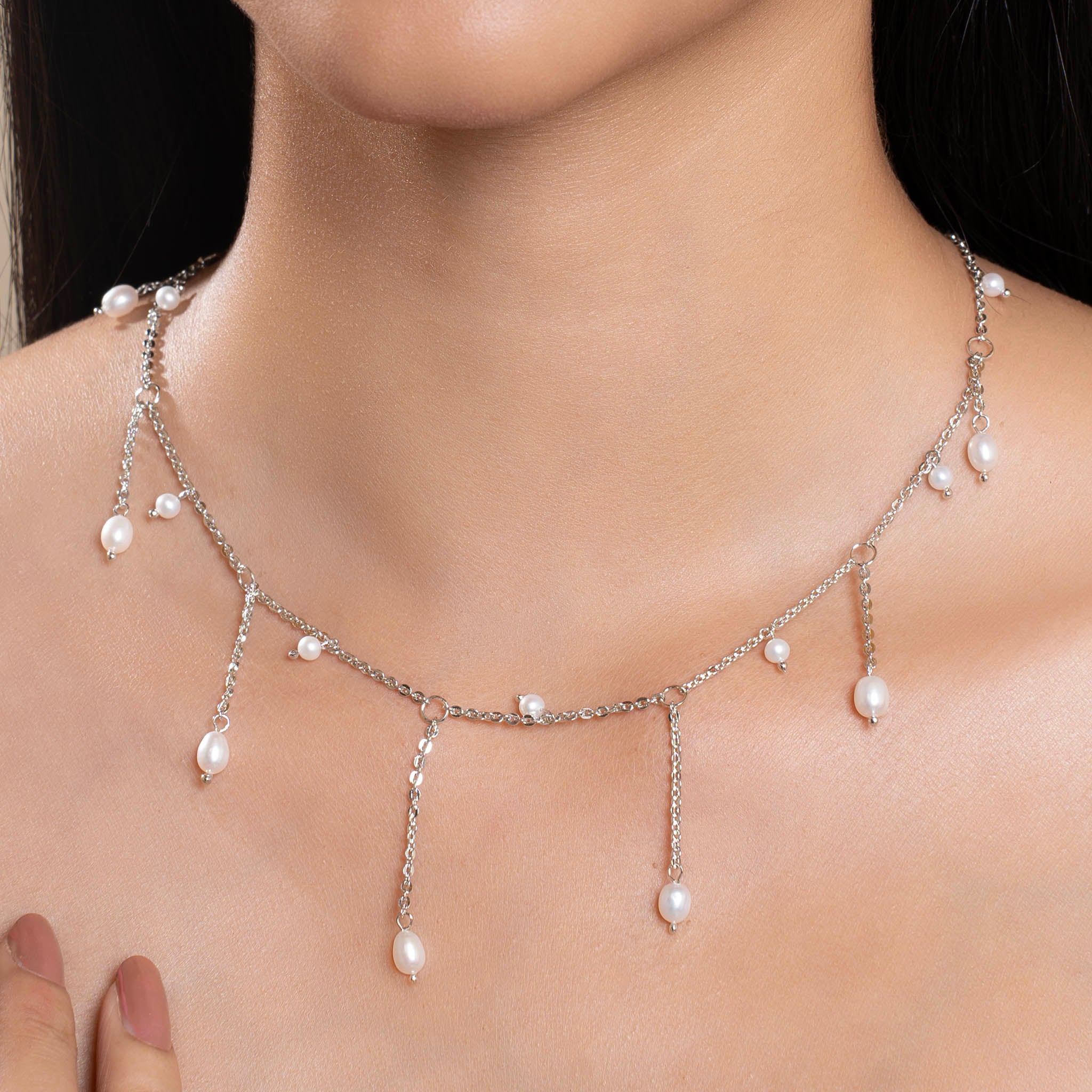 Drizzling Pearl Necklace