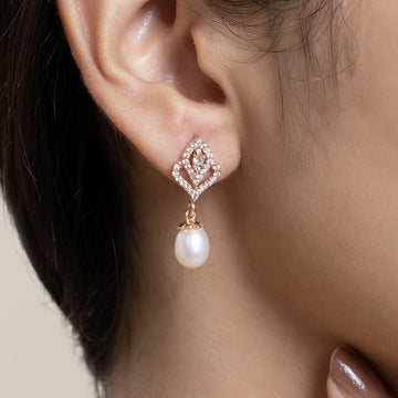 Regal Radiance Pearl Drop Earring