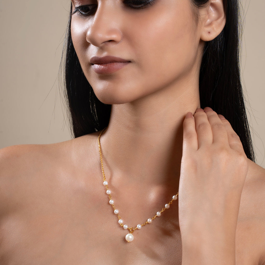 The Luna Pearl Neckalace