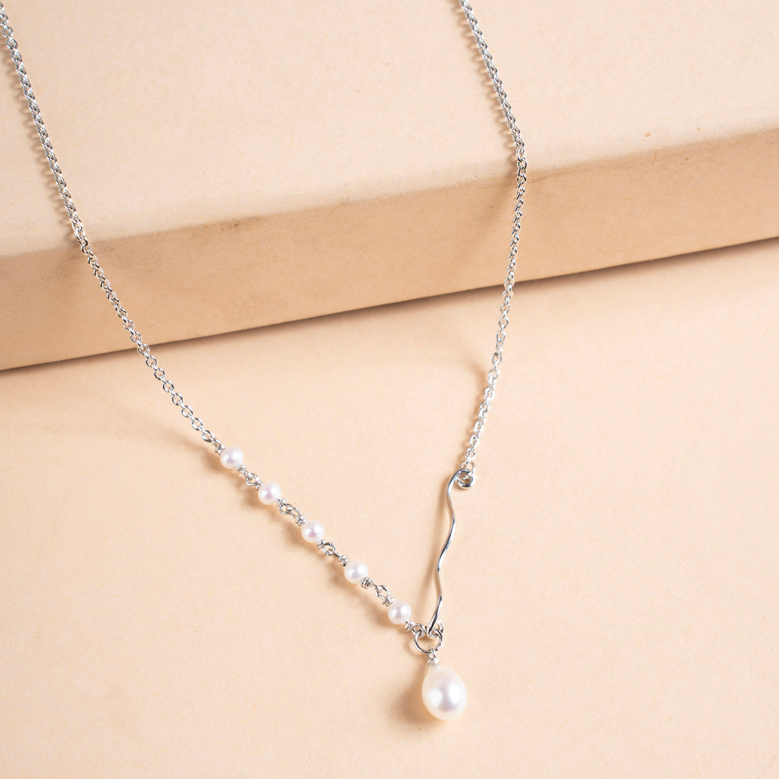 Elegant pearl necklace for women stylish modern design